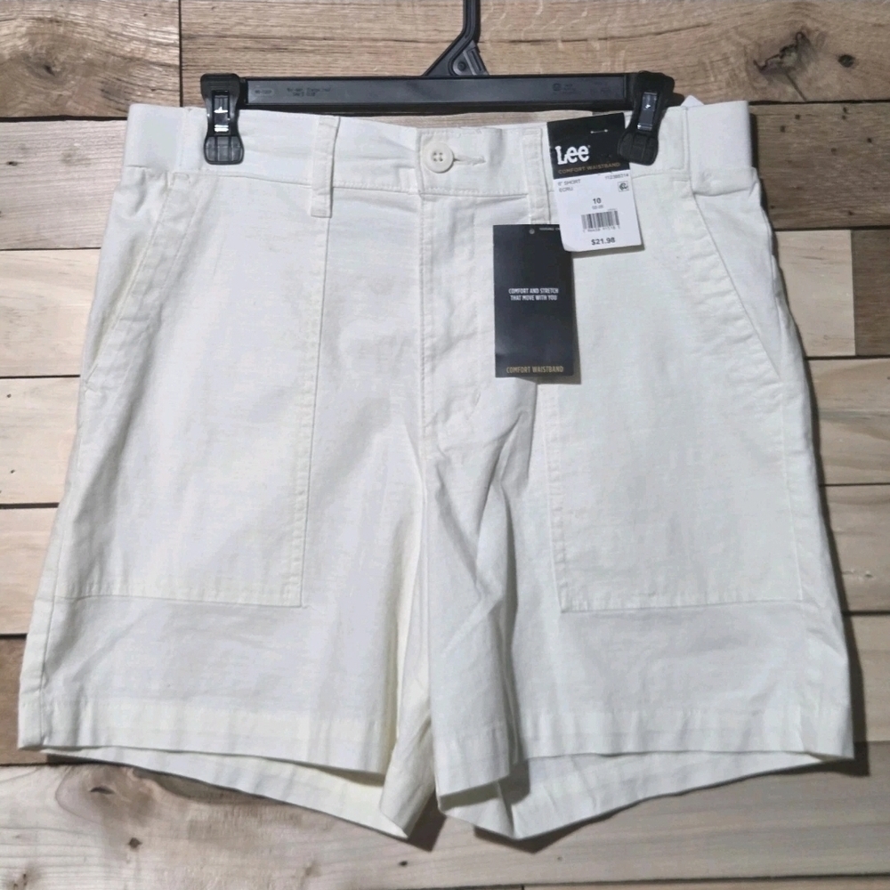 NWT Lee Women's Size 10 Comfort Waist Utility Shorts ECRU Off White 6"